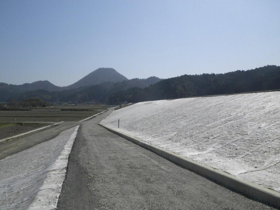 上東地区下流築堤工事　写真1