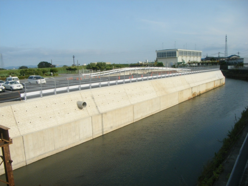 西羽束師川河川維持補修(その2)工事　写真1