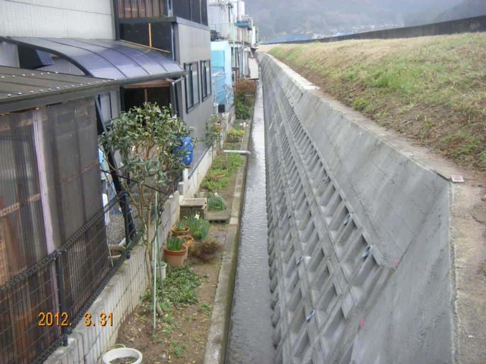 味方地区堤脚保護補修工事 写真1