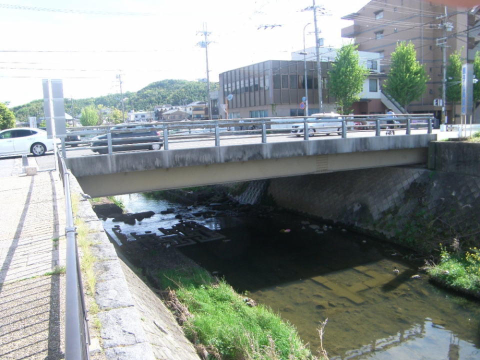 射庭の上橋補修工事　写真1