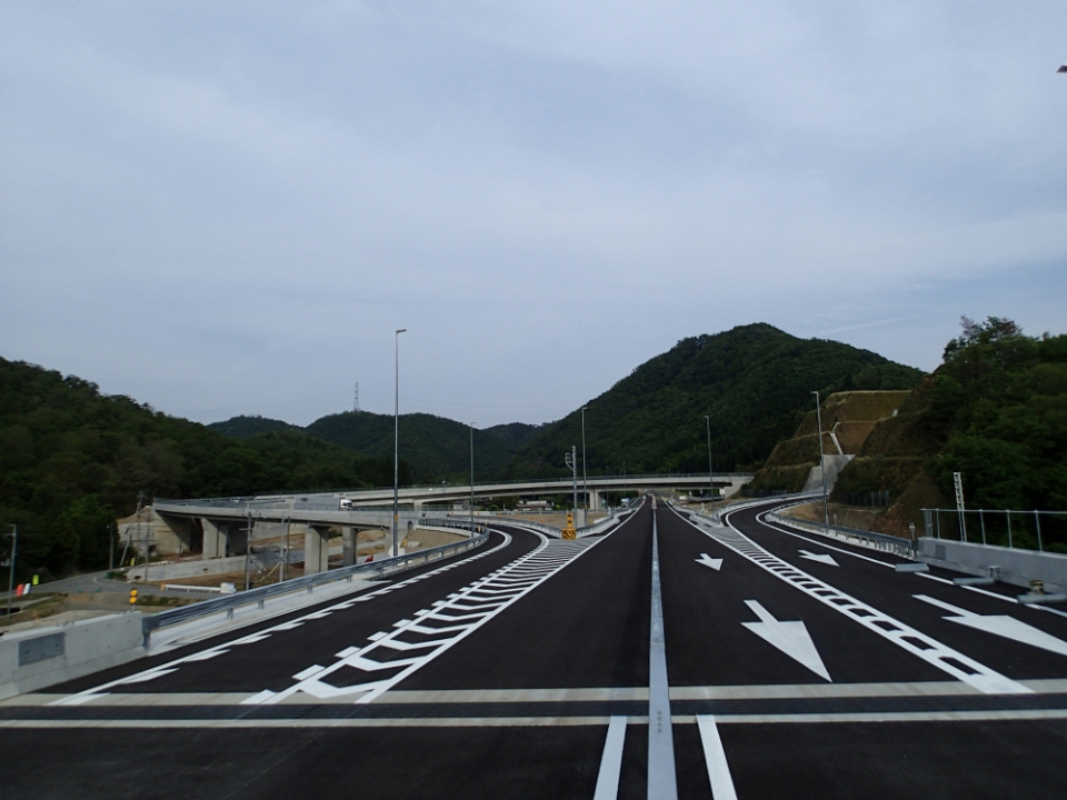 丹波綾部道路丹波IC須知地区他整備工事　写真1