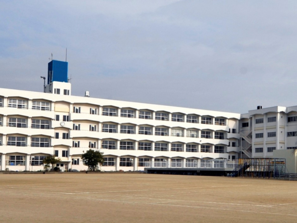 第二大山崎小学校外壁等改修工事 写真1