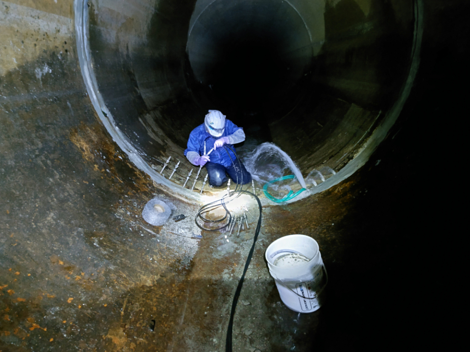 西ノ京排水区吉祥院幹線公共下水道管更生工事 写真1