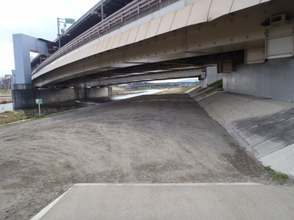 鴨川広域河川改修(防災・安全)工事 鴨川 京の川づくり工事 写真2