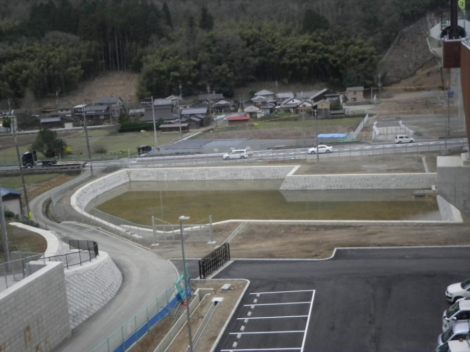 丹波綾部道路丹波IC調整池他改良工事 写真2