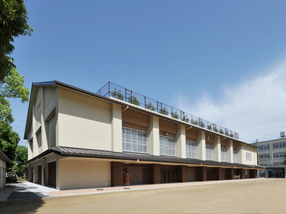 京都市立醍醐中学校体育館・テニスコート複合施設 写真2