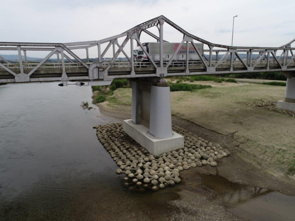 国道24号泉大橋下部耐震補強工事 写真2