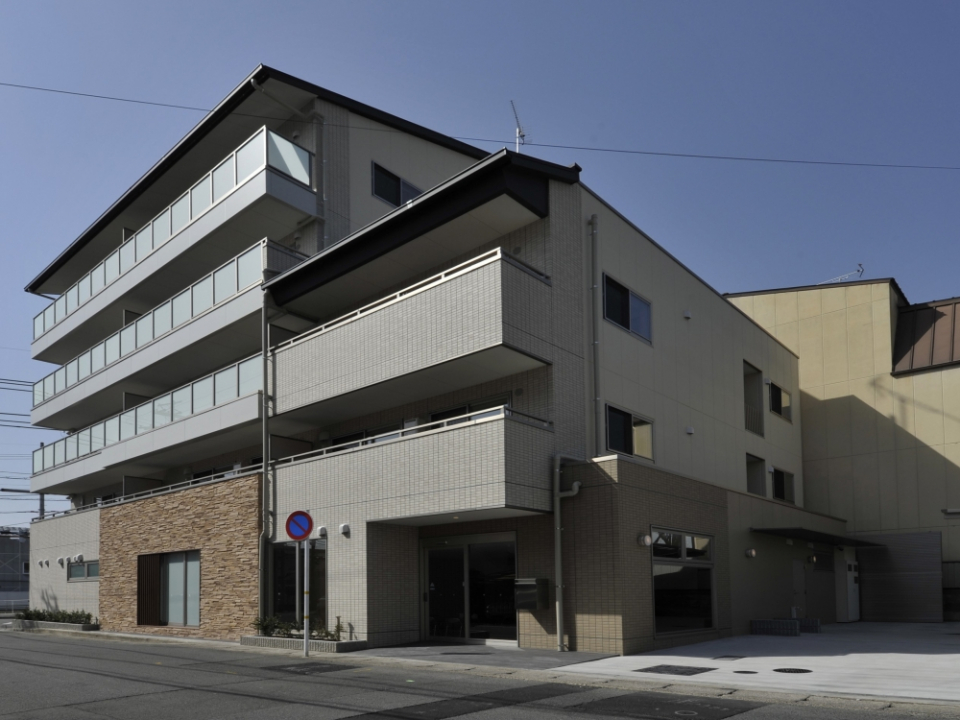 エリタージュ・うずまさ 写真2