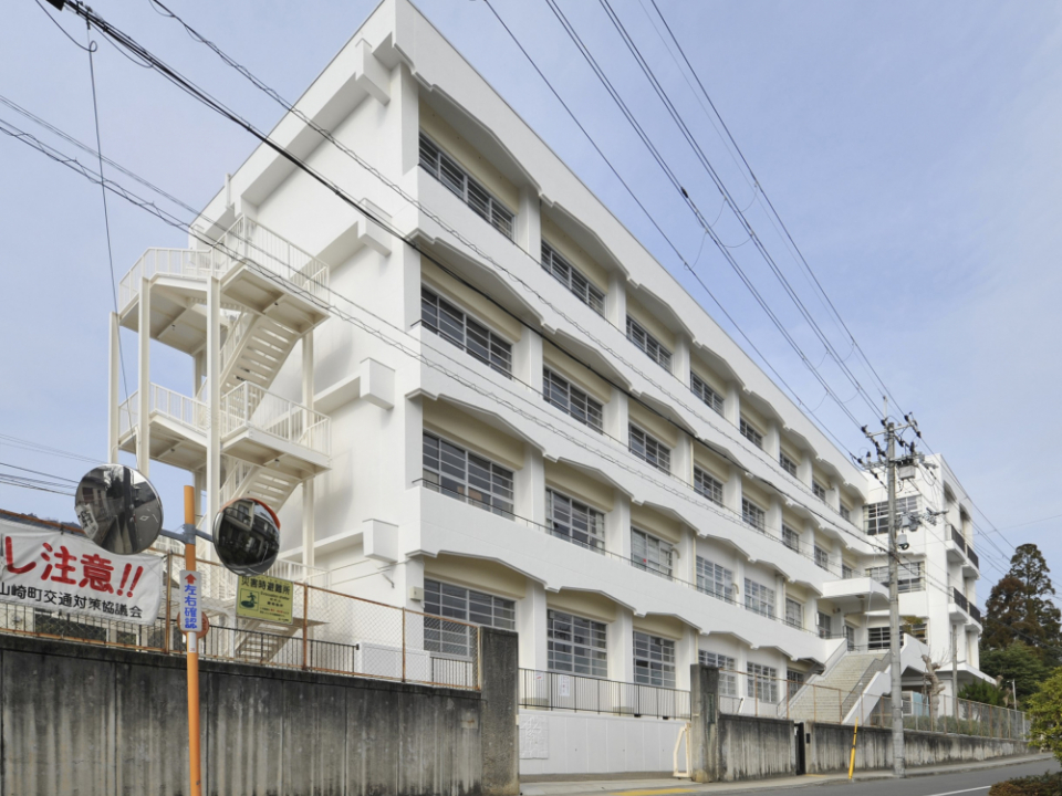 第二大山崎小学校外壁等改修工事 写真2