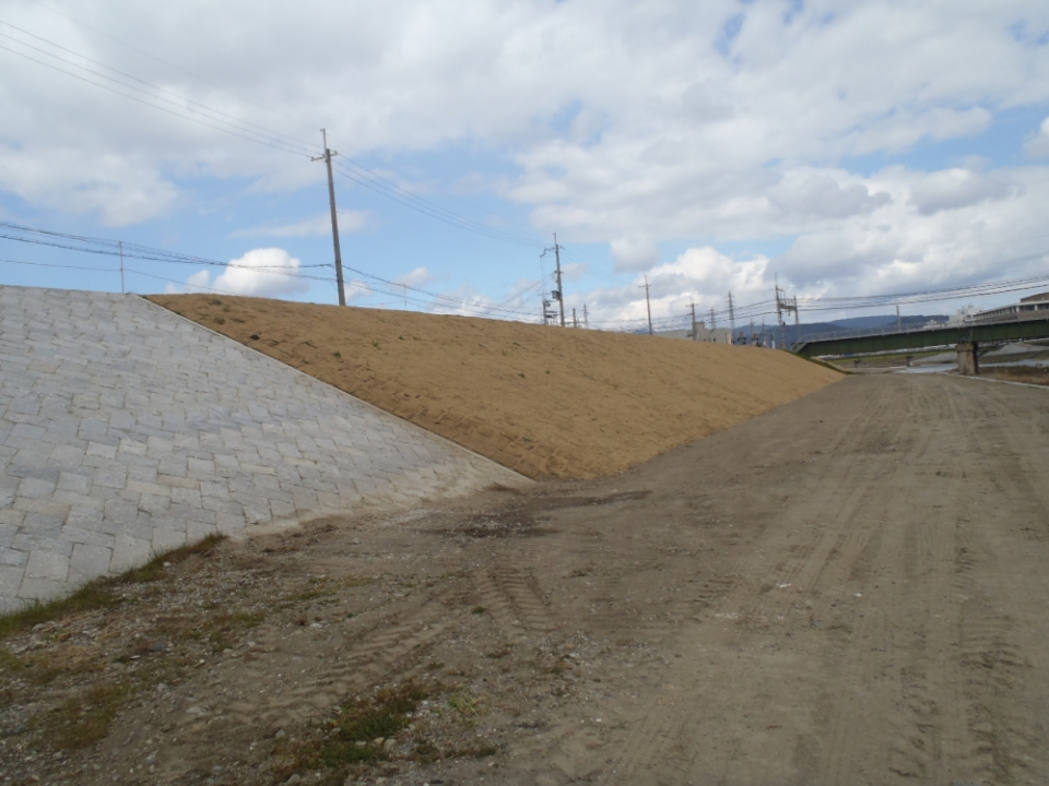 鴨川広域河川改修(防災・安全)工事 鴨川 京の川づくり工事　写真3