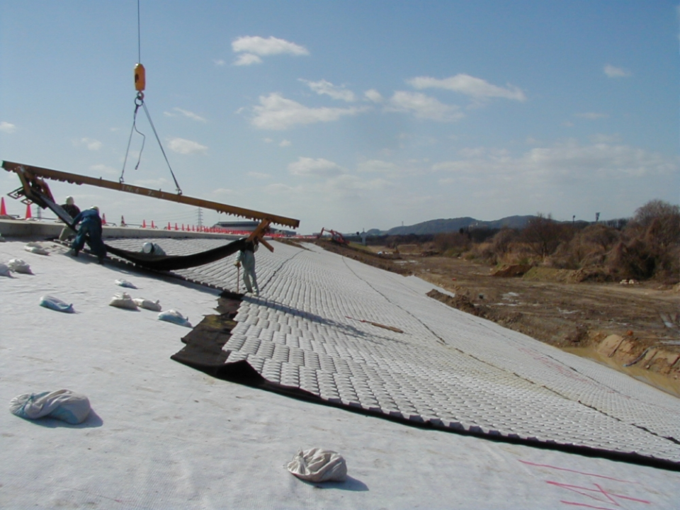 向島地区堤防強化工事 写真3