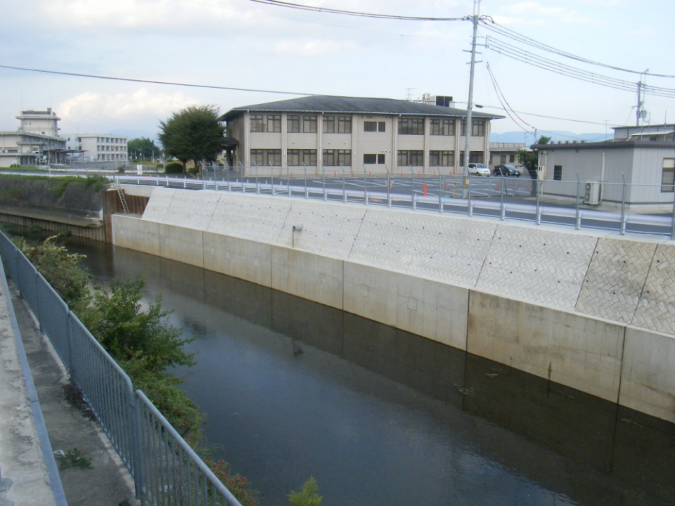 西羽束師川河川維持補修(その2)工事　写真3