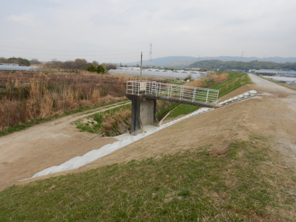 西澱樋門護岸設置工事 写真3