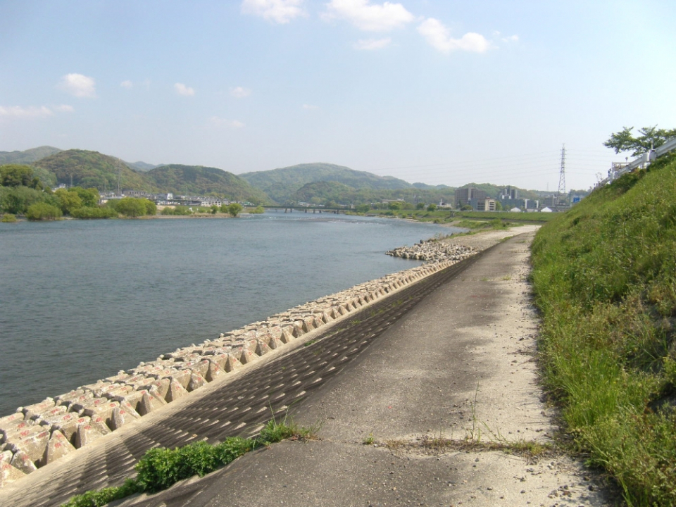 塔の島改修槇島地区河道掘削工事　写真3