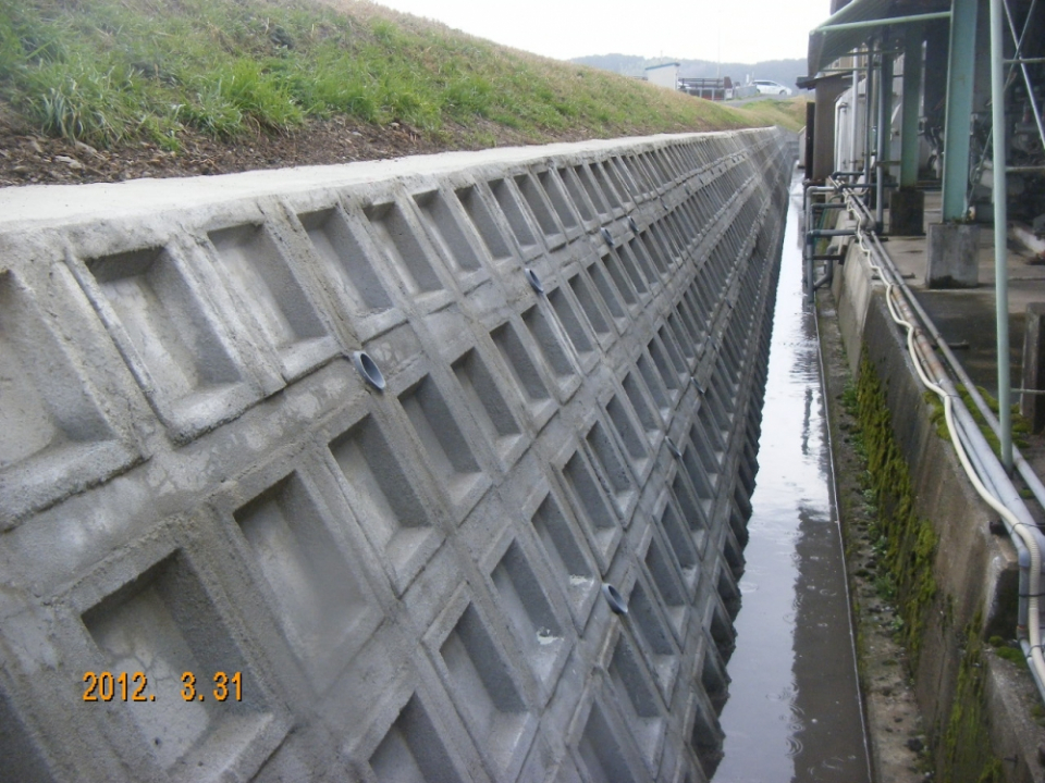 味方地区堤脚保護補修工事 写真3