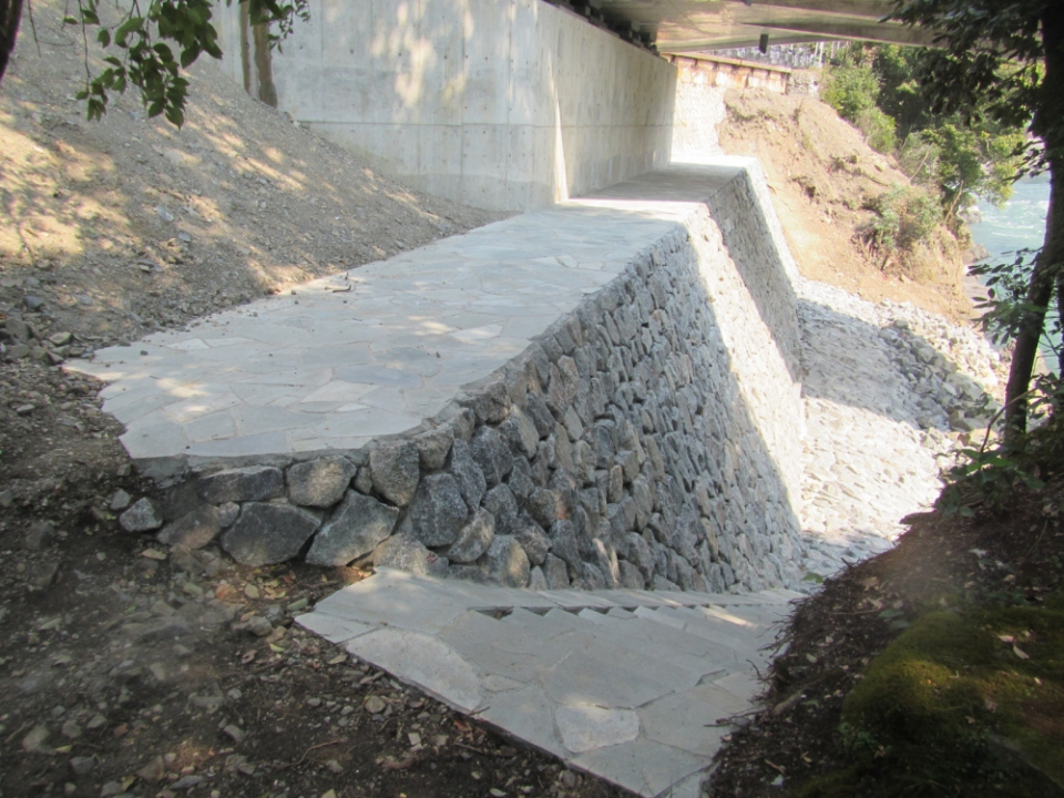 白虹橋取付道路他工事 写真3