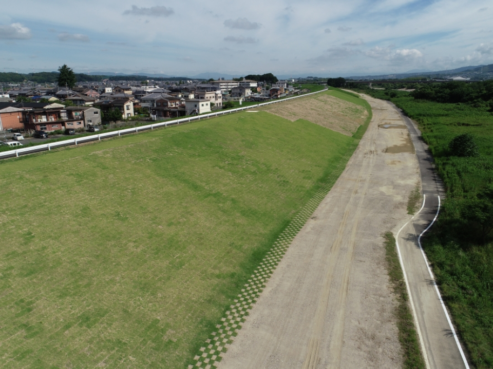 木津川祝園地区法覆護岸他工事 写真3