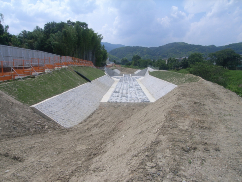 京都第二外環状道路 小泉川中流部付替工事 写真4