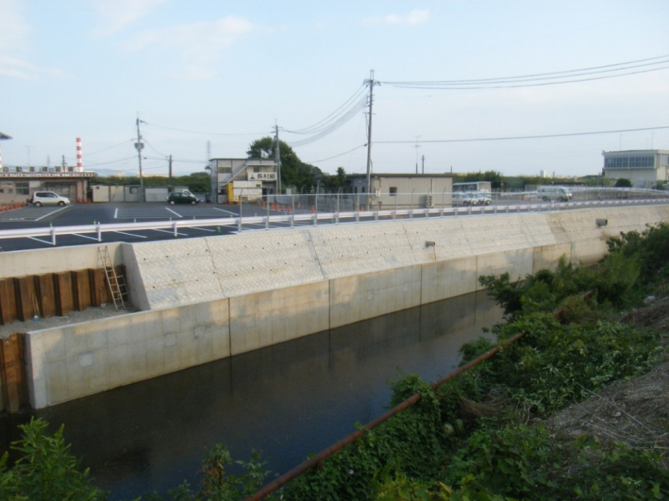 西羽束師川河川維持補修(その2)工事 写真4