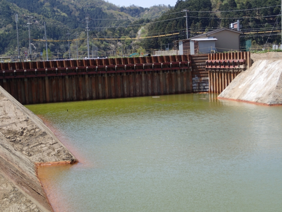 八戸地川樋門築造工事　写真4