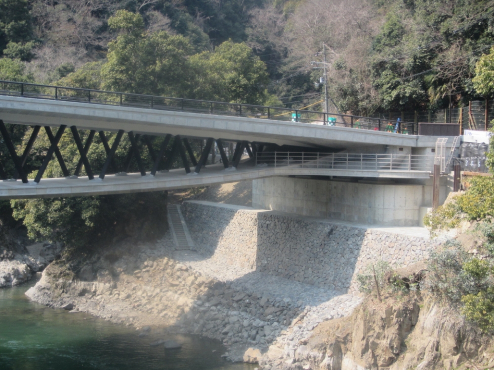 白虹橋取付道路他工事　写真4