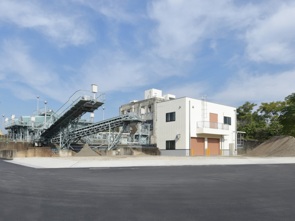 鳥羽水環境保全センター洗砂施設棟 写真4