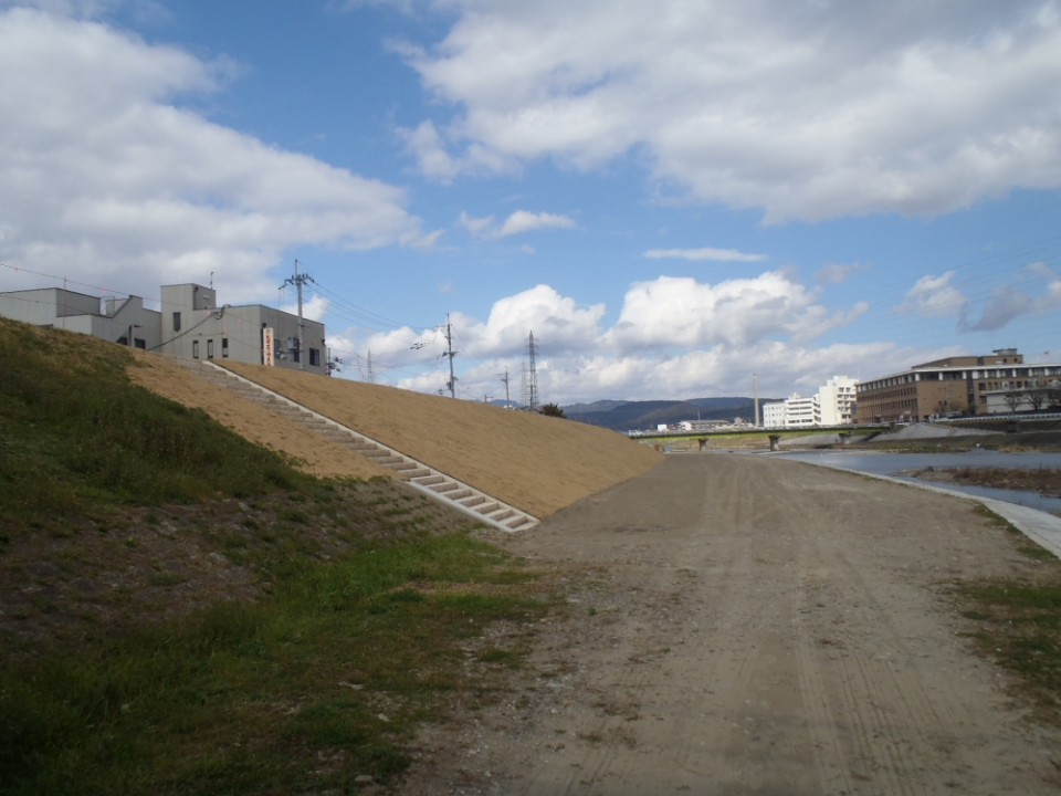 鴨川広域河川改修(防災・安全)工事 鴨川 京の川づくり工事　写真5