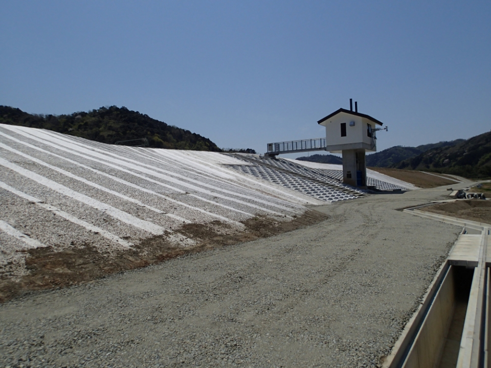 上東地区中流築堤他工事 写真5