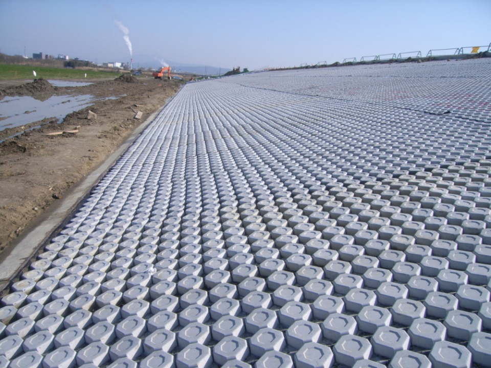向島地区堤防強化工事 写真6