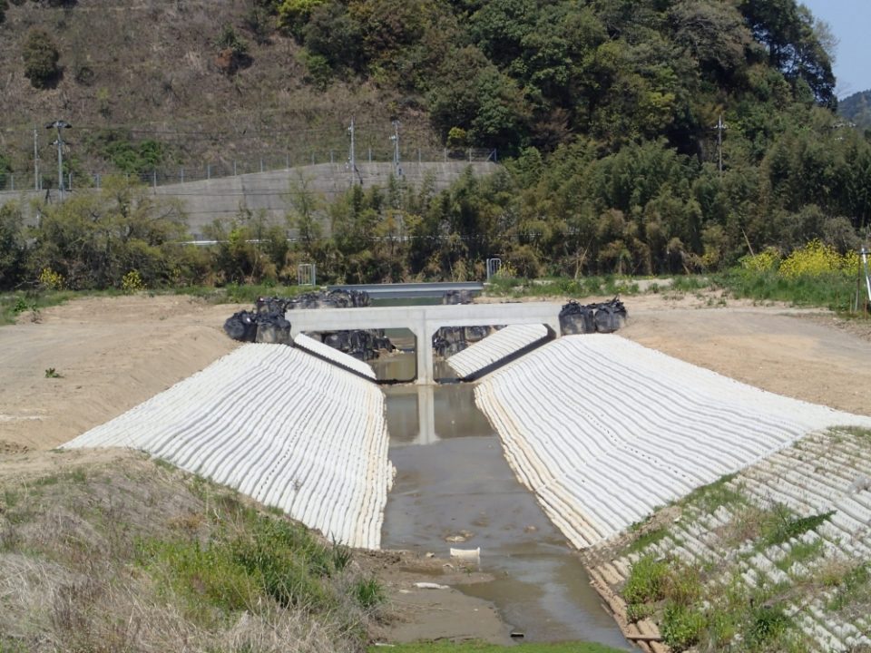 上東地区中流築堤他工事 写真6
