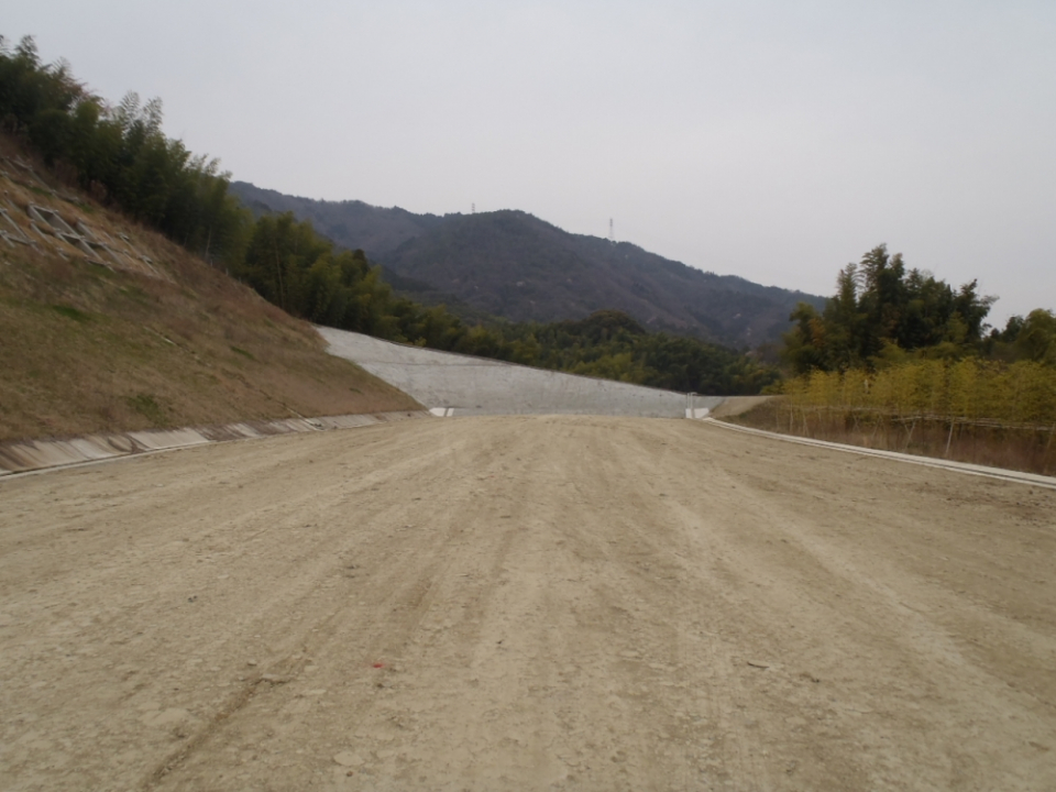 京都第二外環状道路西京区内側道部整備工事　写真6