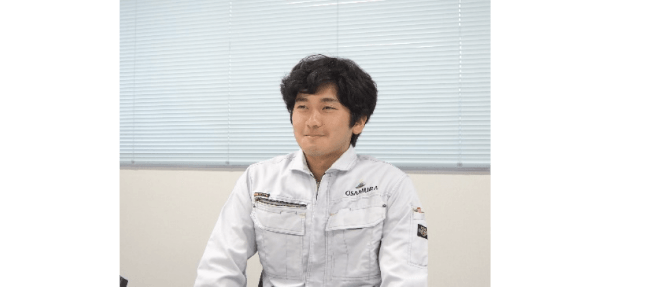 インタビューをうける土木部の藤原さん